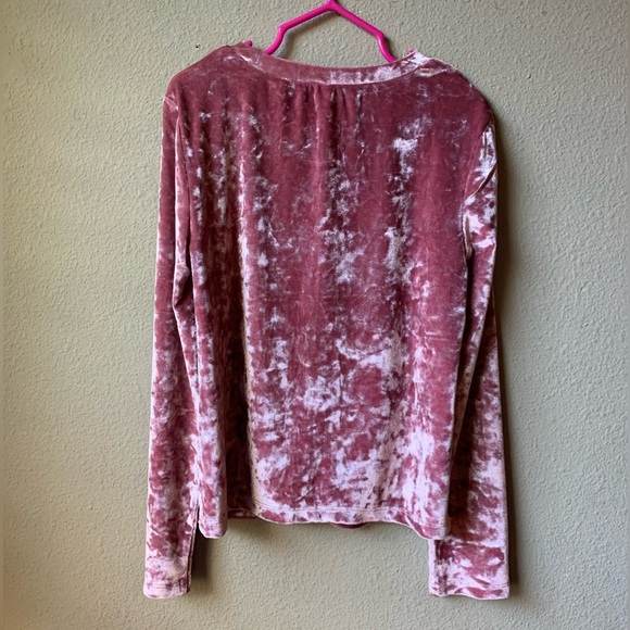 NWT Old Navy velvet long sleeve kids top. Size 8. - Picture 2 of 6